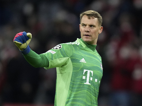 Malgré sa grave blessure, Neuer veut continuer avec la sélection