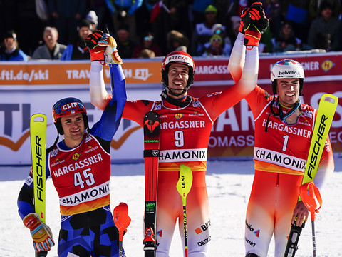 Zenhäusern renoue avec la victoire, Yule 3e