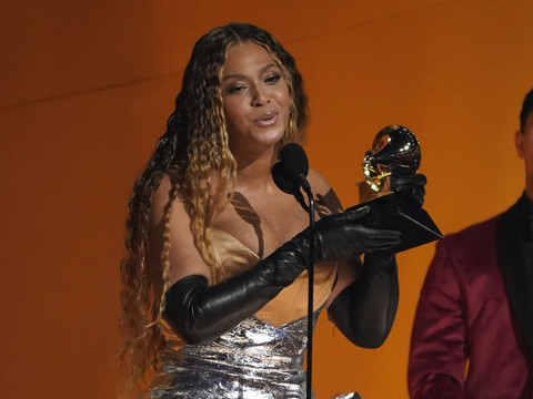 Beyoncé, artiste la plus couronnée de l'histoire des Grammy Awards