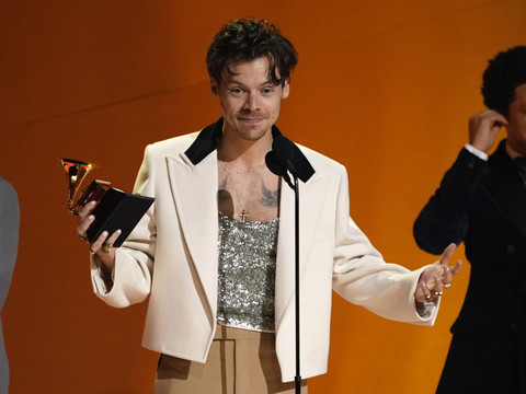 Harry Styles remporte le Grammy de l'album de l'année