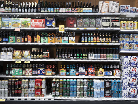 Addiction Suisse pour l'interdiction des ventes nocturnes d'alcool