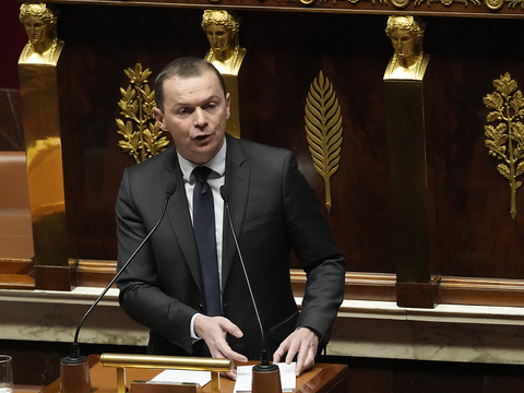 Retraites: moins de manifestants et de grévistes pour le 3e round