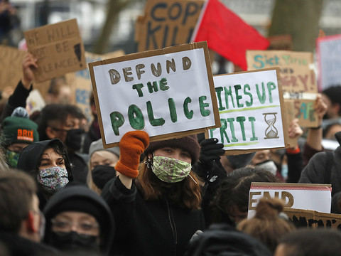 Un ex-policier londonien condamné à la perpétuité pour des viols