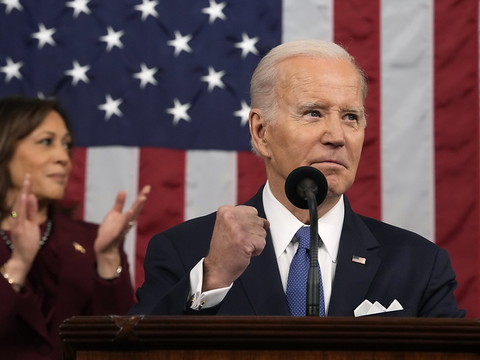 Biden promet de soutenir Kiev 