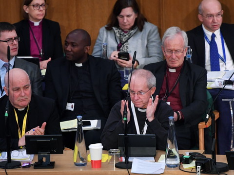L'Eglise anglicane divisée face au mariage des couples homosexuels