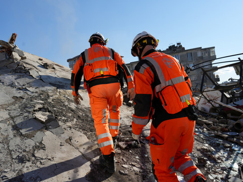 Les secouristes suisses sont toujours en action