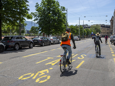 Une campagne pour encourager le port du gilet de sécurité à vélo