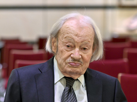Décès du compositeur d'avant-garde autrichien Friedrich Cerha
