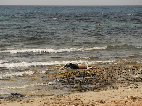 Au moins 73 migrants présumés décédés après un naufrage