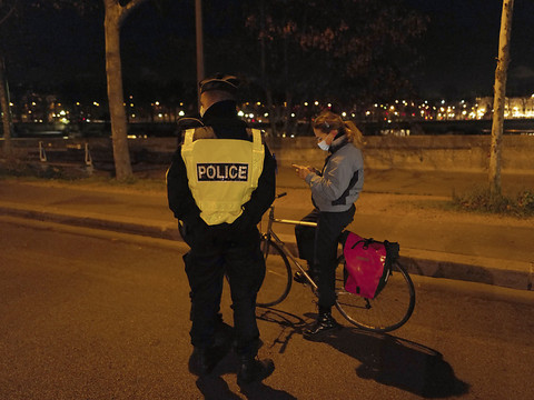 L'humoriste Pierre Palmade et deux passagers en garde à vue