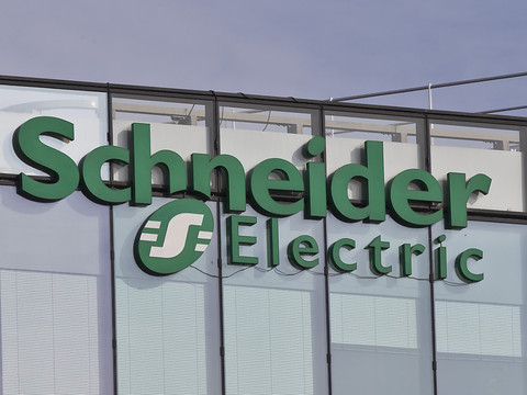 Schneider Electric: résultats record en 2022 et nouveau patron