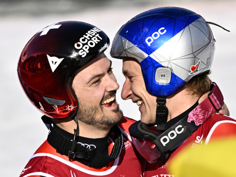 Doublé suisse en géant: Odermatt devant Meillard