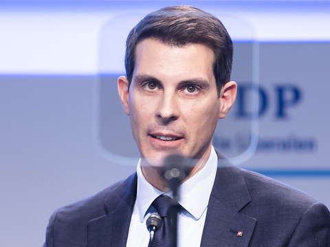 Burkart accuse l'UDC de vouloir enterrer la neutralité armée