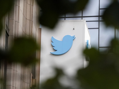 Twitter accusé d'