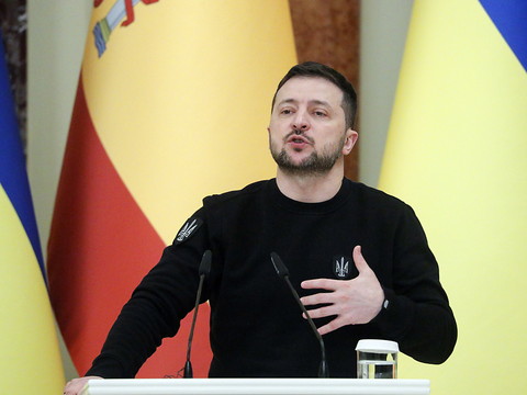 Zelensky dit vouloir évoquer le plan de paix chinois avec Pékin