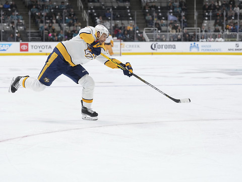 Nino Niederreiter file à Winnipeg