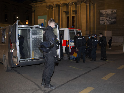 Evacuation et concert annulé à l'Arena après des menaces