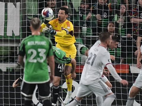 Une première réussie pour Roman Bürki et St. Louis