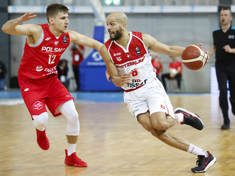 Cinq minutes de trop pour la Suisse