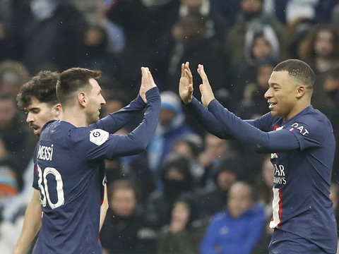 Mbappé et Messi intenables