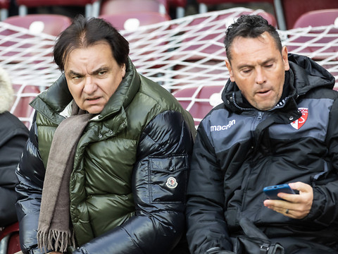 Constantin sur le banc, Celestini écarté provisoirement