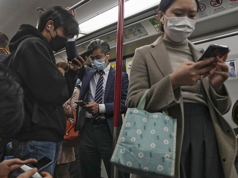 Hong Kong supprime l'obligation de porter le masque