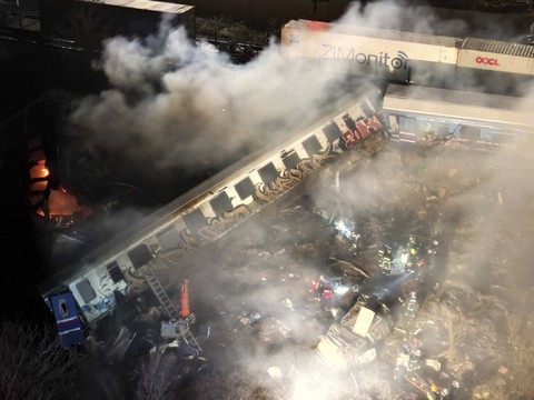 Grèce: au moins 32 morts et 85 blessés dans une violente collision