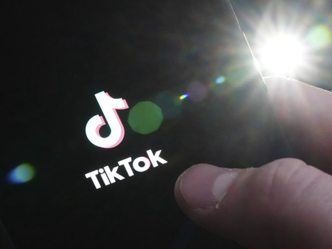 Le projet de loi contre TikTok aux Etats-Unis avance au Congrès