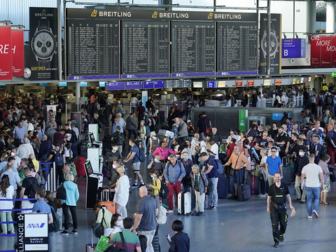 Lufthansa redevient bénéficiaire après les pertes liées au Covid