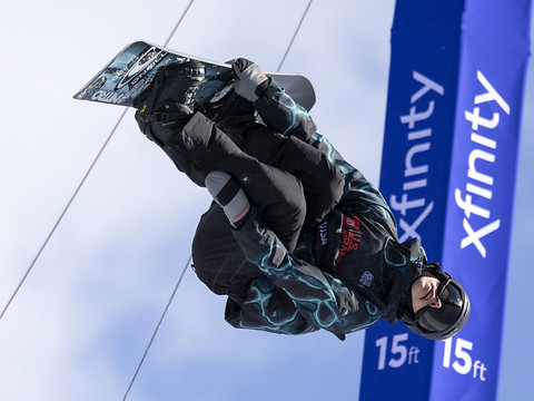 Jan Scherrer se pare de bronze en half-pipe
