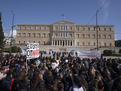 Manifestations et colère en Grèce après la catastrophe
