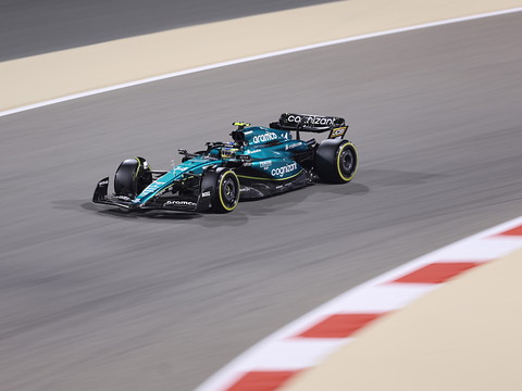 Essais libres à Sakhir: Alonso devant les Red Bull