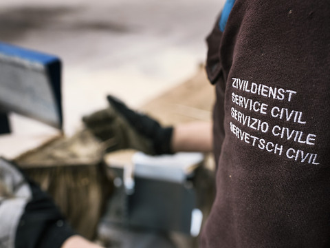 L'accès au service civil doit être durci