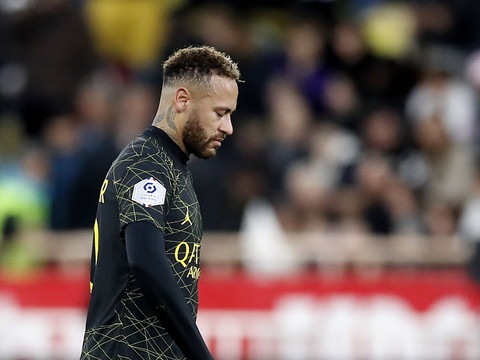 PSG: Neymar sera opéré de la cheville droite