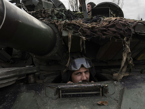 L'Ukraine va envoyer des renforts et défendre Bakhmout