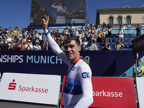 Jakobsen remporte la 2e étape, Ganna toujours leader