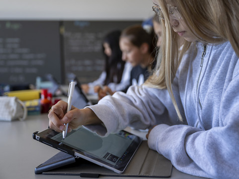 Le gouvernement fribourgeois présente un éventail d'outils digitaux