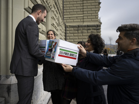 Le National met la pression sur le Conseil fédéral