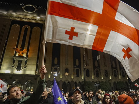 Manifestation malgré le retrait d'un projet de loi répressif