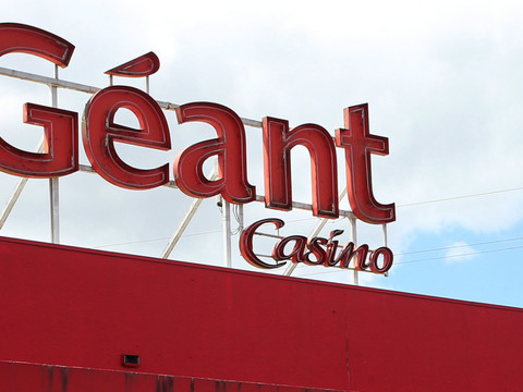 Casino réduit sa perte nette à 316 millions d'euros en 2022