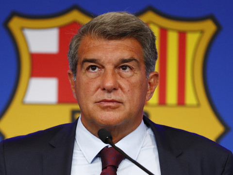 Le FC Barcelone et d'ex-dirigeants inculpés pour corruption