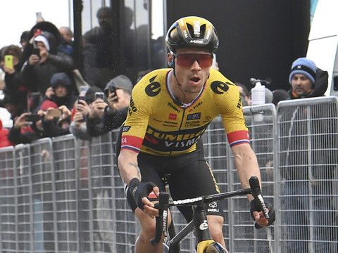 La passe de trois pour Primoz Roglic