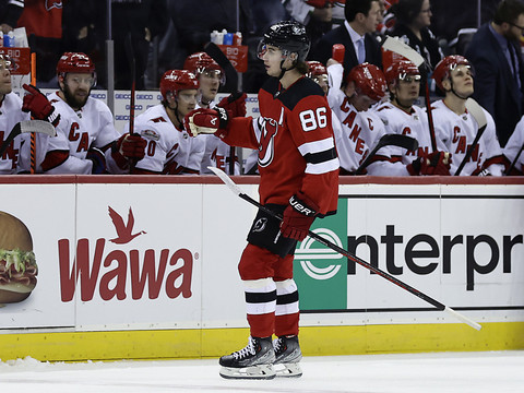 Les Devils gagnent le choc au sommet
