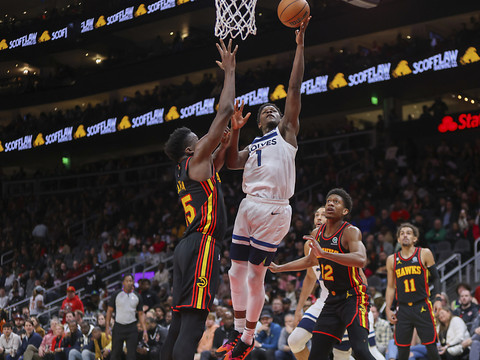 Les Hawks battus de 21 points par Minnesota