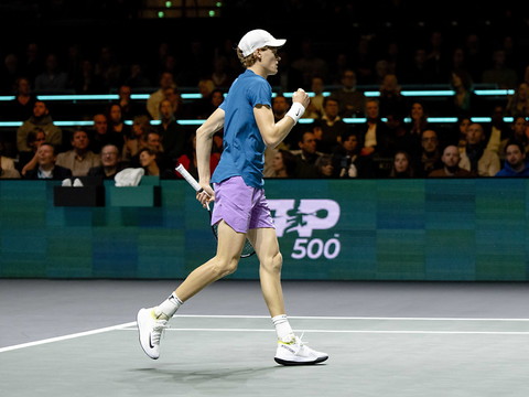 Wawrinka retrouve Jannik Sinner