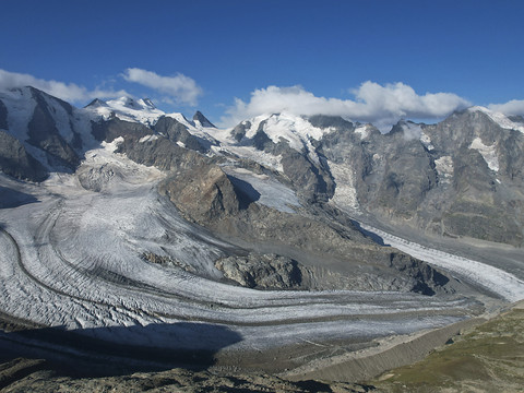 La neige artificielle ne sauvera pas les glaciers, l'exemple grison