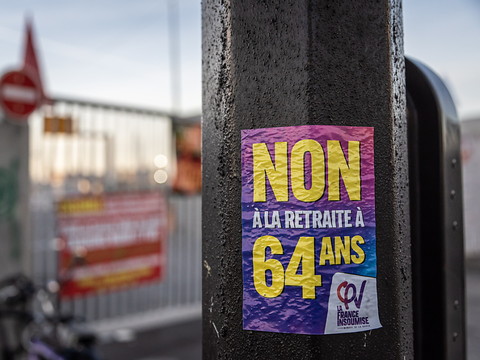 Retraites: le report de l'âge légal validé en commission mixte