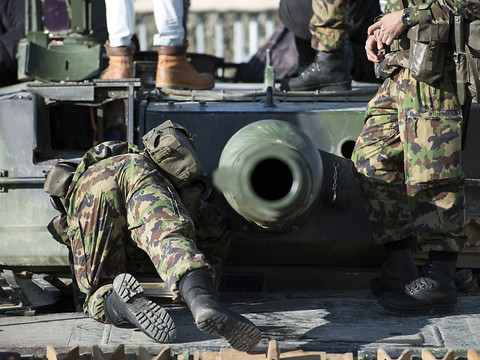 La guerre en Ukraine renforce l'intérêt des Suisses pour l'Otan
