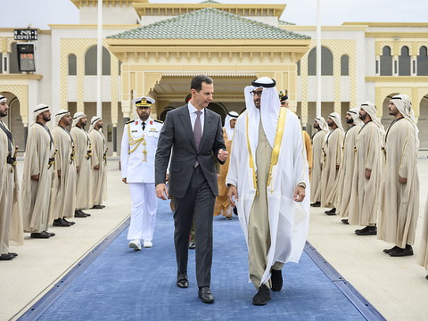 Assad aux Emirats: il est temps que Damas entre dans le giron arabe