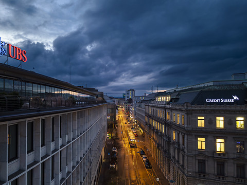 Credit Suisse relégué au rang de pennystock, UBS à la peine